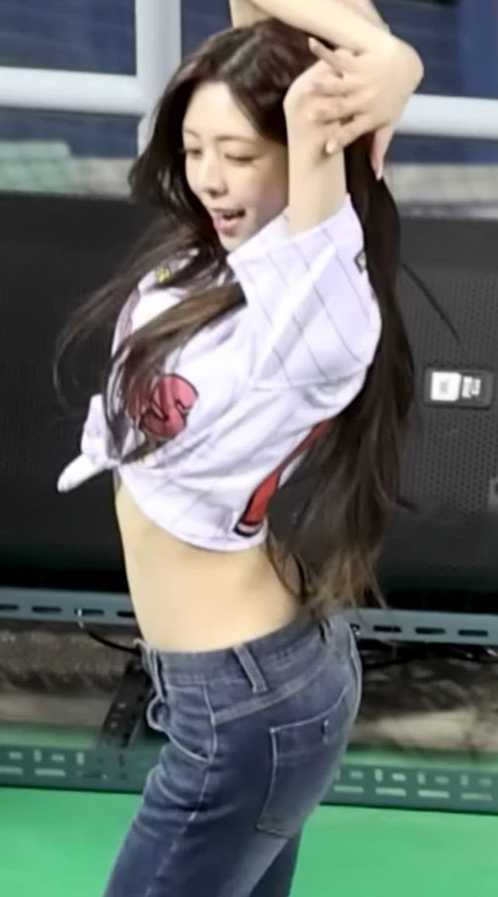 썸네일-ITZY   YUNA-이미지