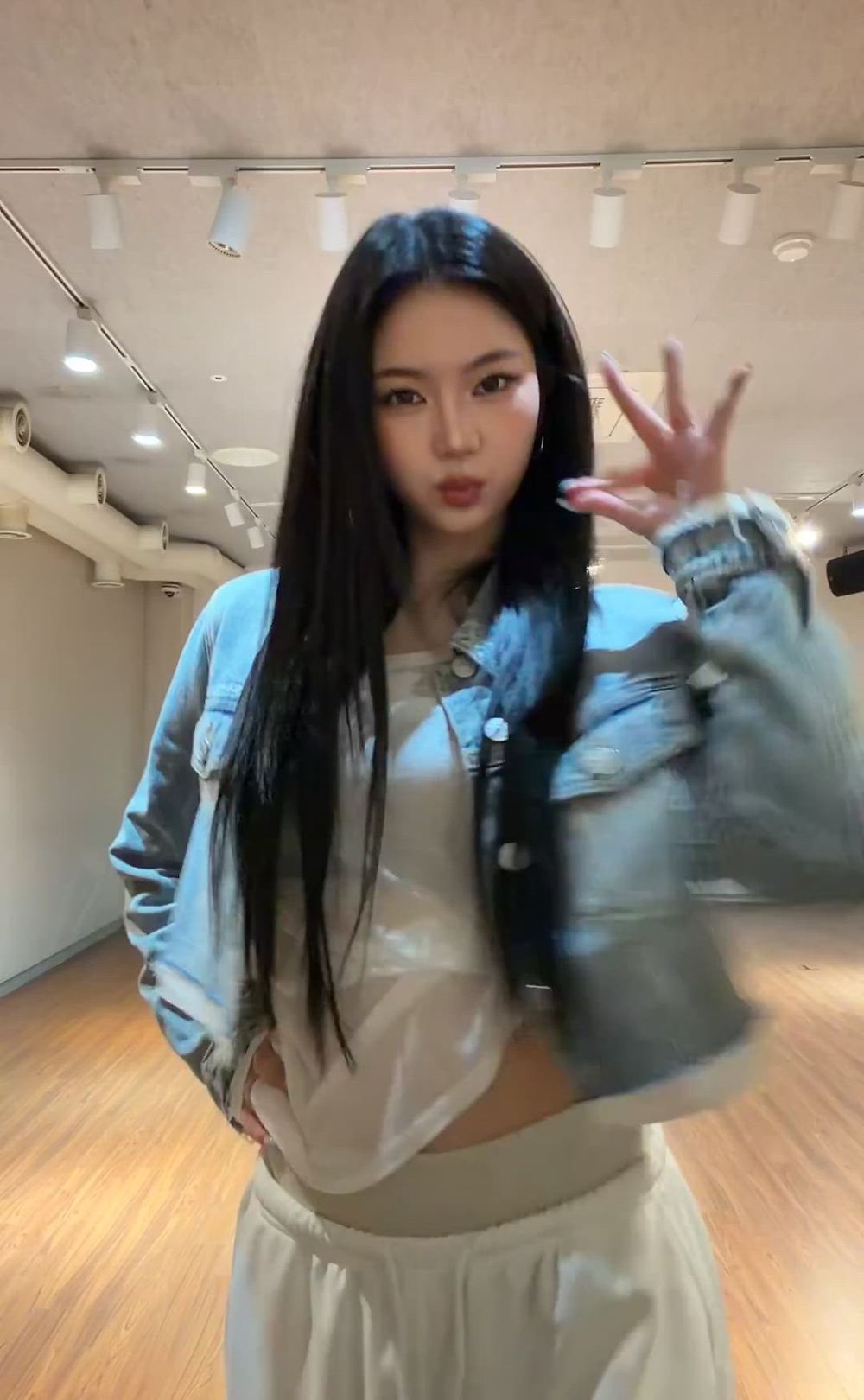 썸네일-STAYC   ISA-이미지