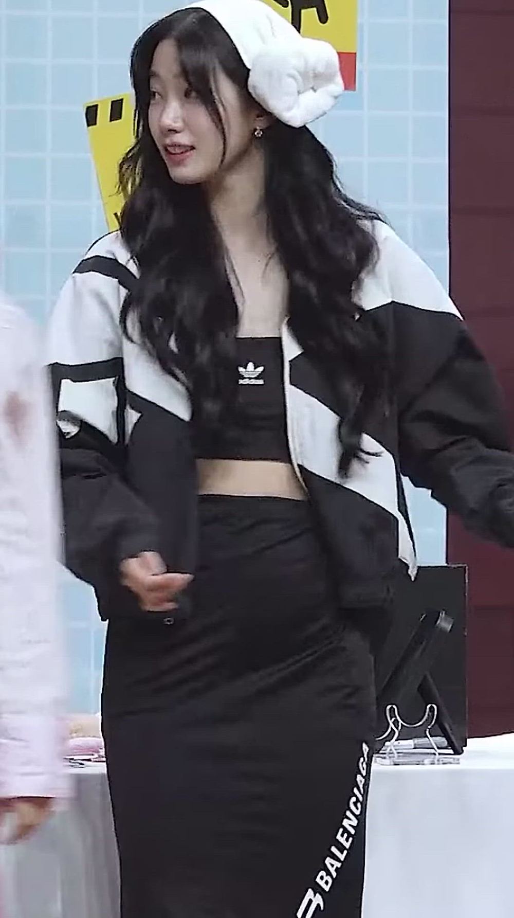 썸네일-LESSERAFIM   KAZUHA-이미지