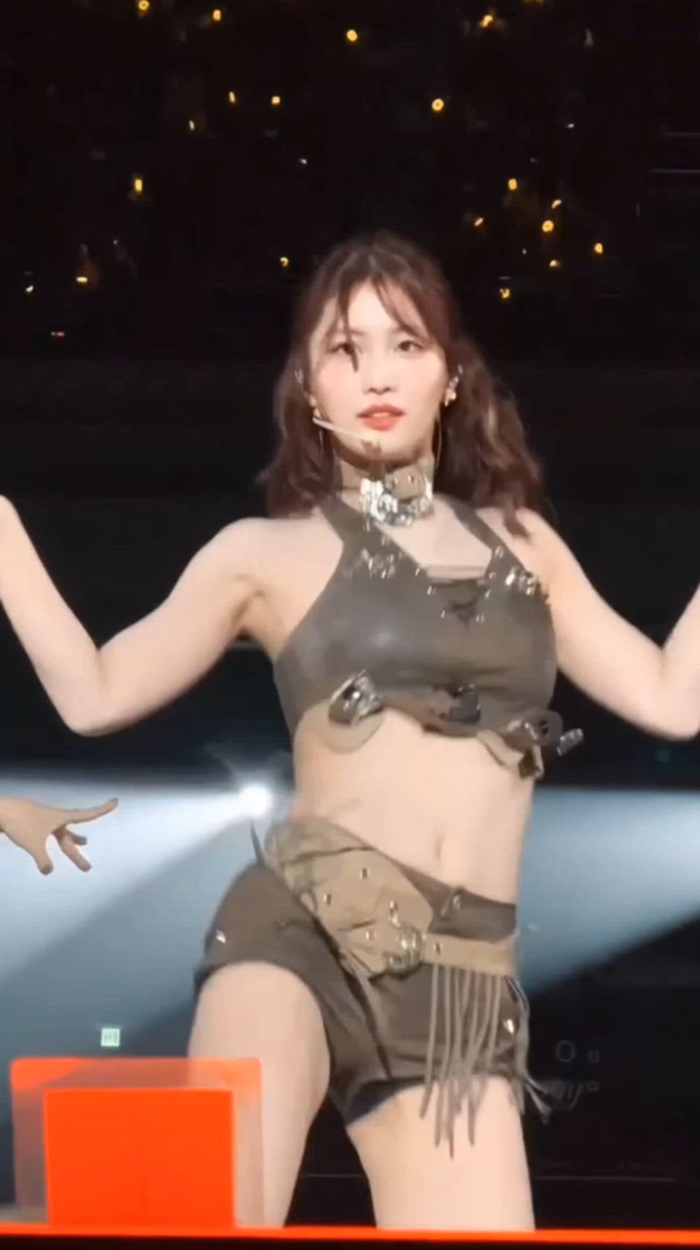 썸네일-TWICE   MOMO-이미지