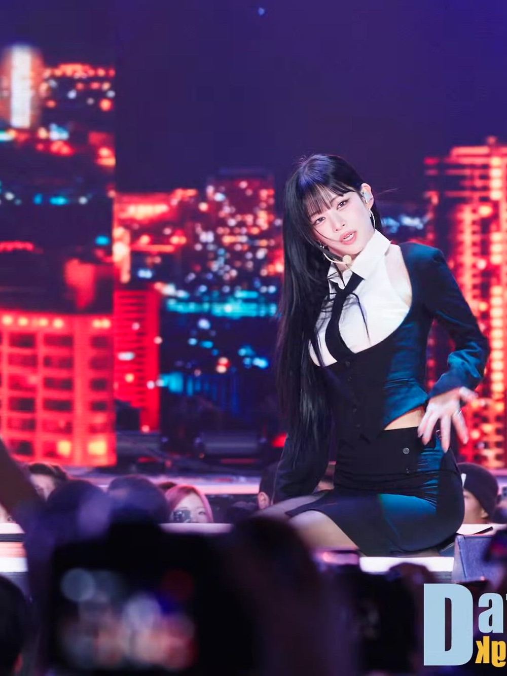 썸네일-FROMIS 9   LEECHAEYOUNG-이미지