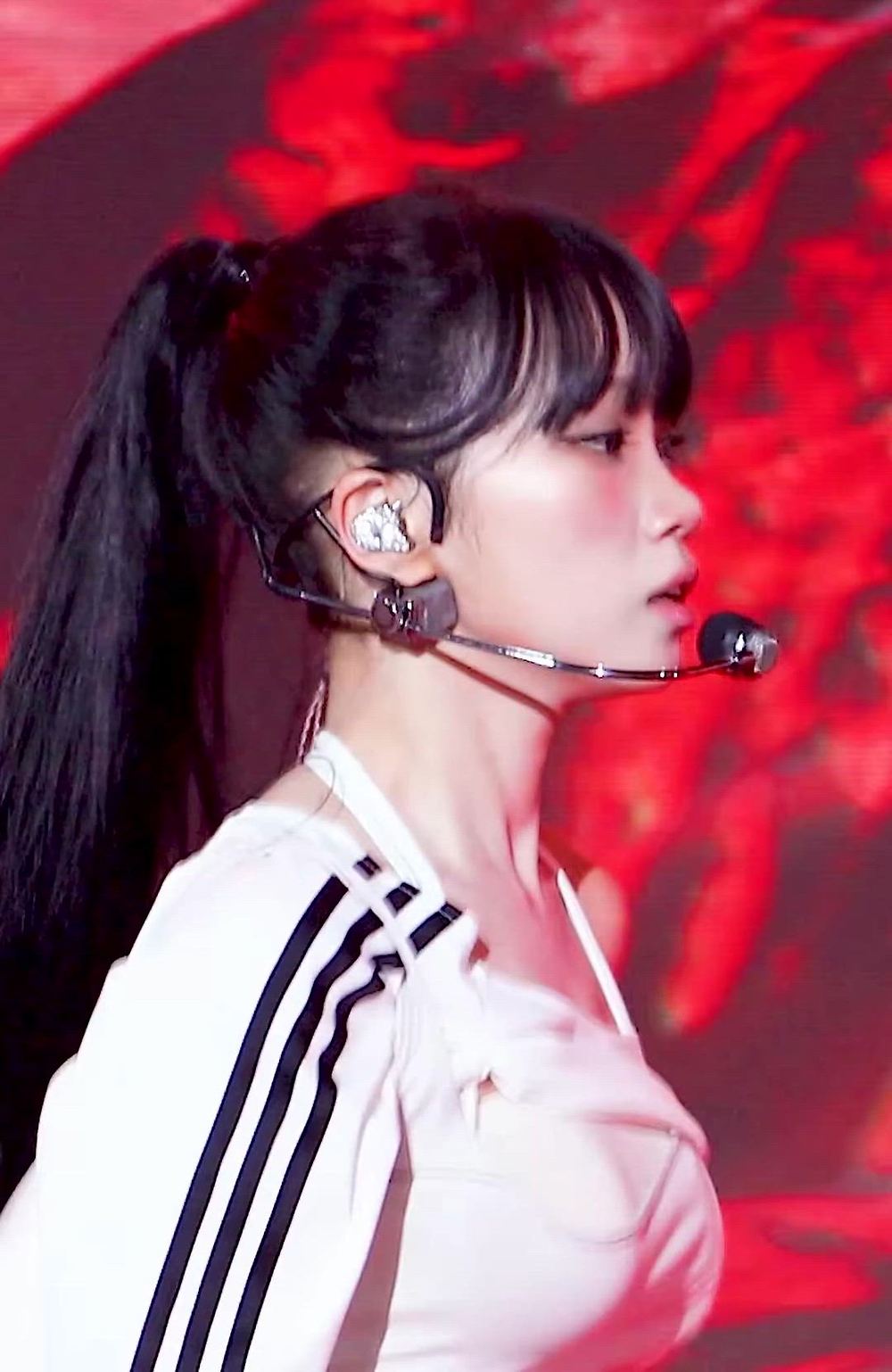 썸네일-LESSERAFIM   CHAEWON-이미지
