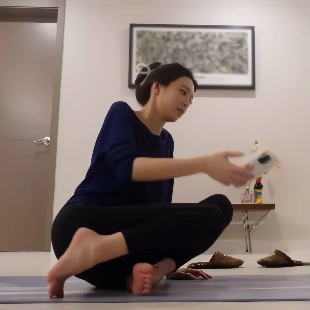 썸네일-ITZY   YUNA-이미지