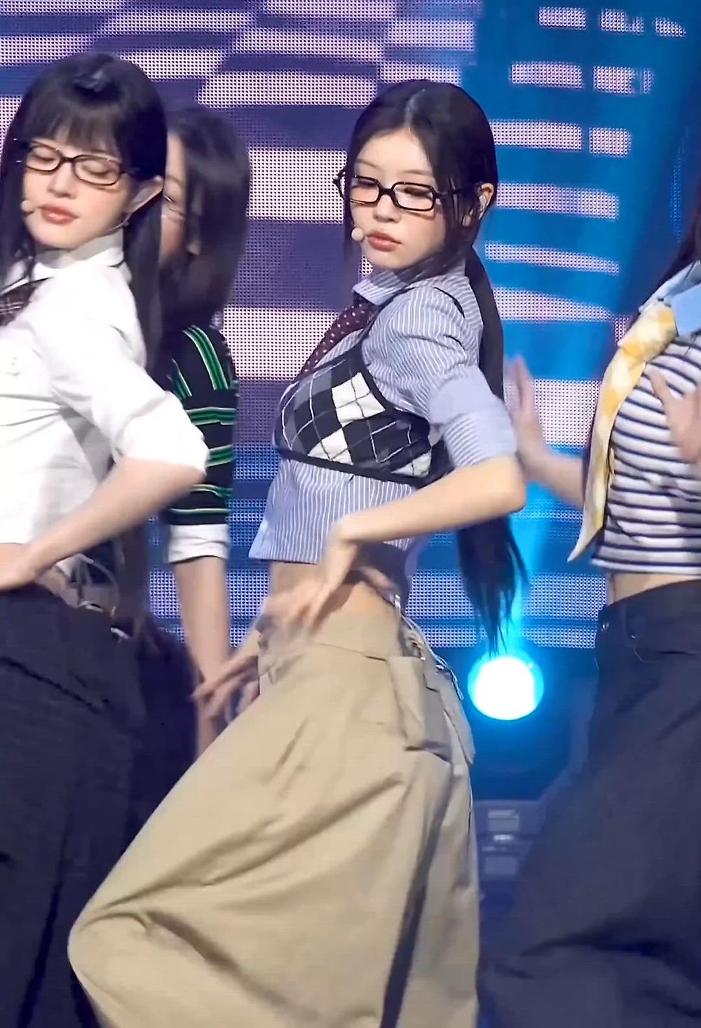 썸네일-ILLIT   MOKA-이미지