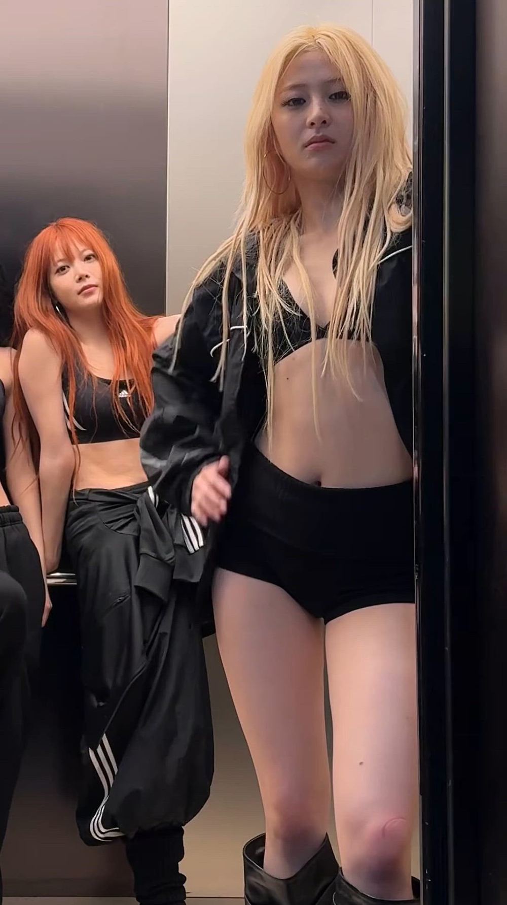 썸네일-LESSERAFIM   YUNJIN-이미지
