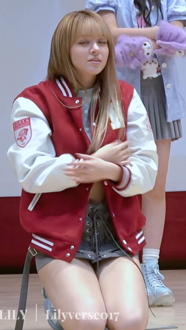 썸네일-NMIXX   LILY-이미지