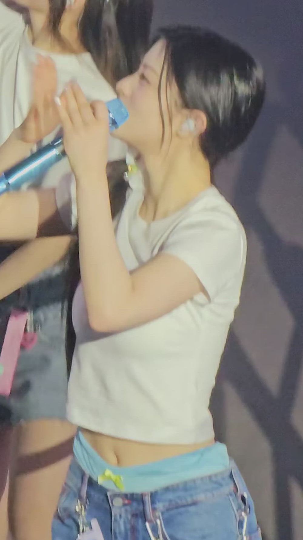 ILLIT - MINJU-메인 썸네일 이미지