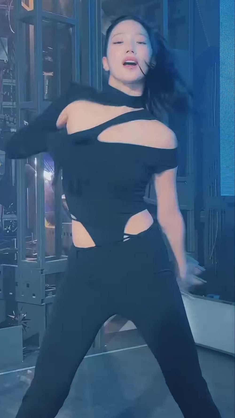 썸네일-LESSERAFIM   KAZUHA-이미지