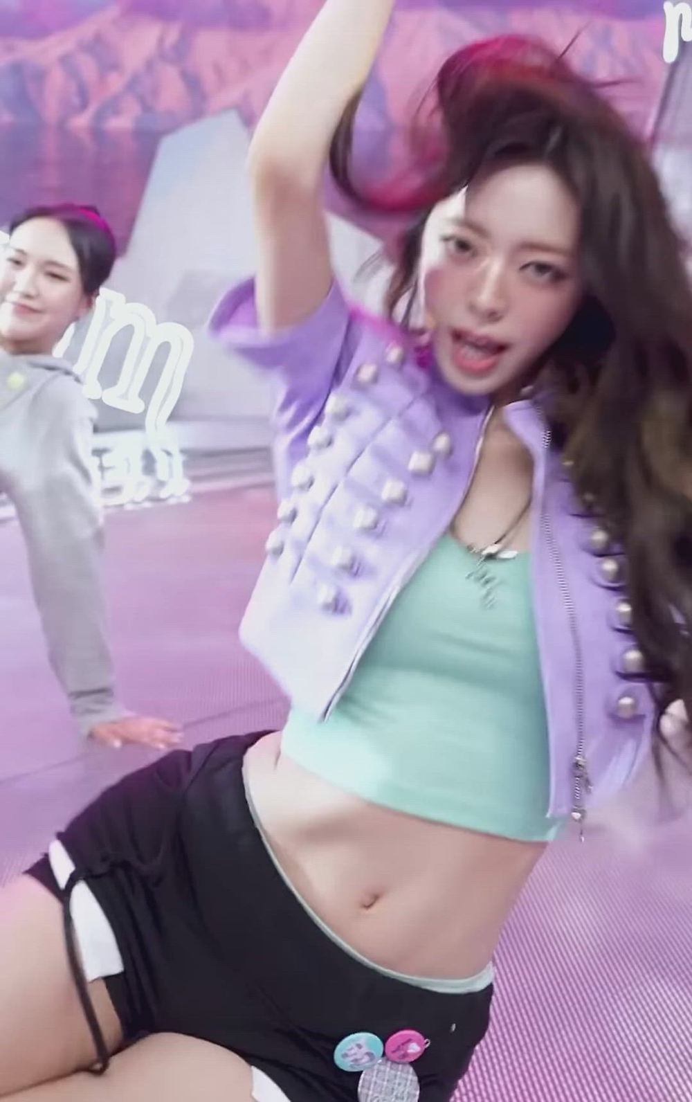 썸네일-ITZY   YUNA-이미지