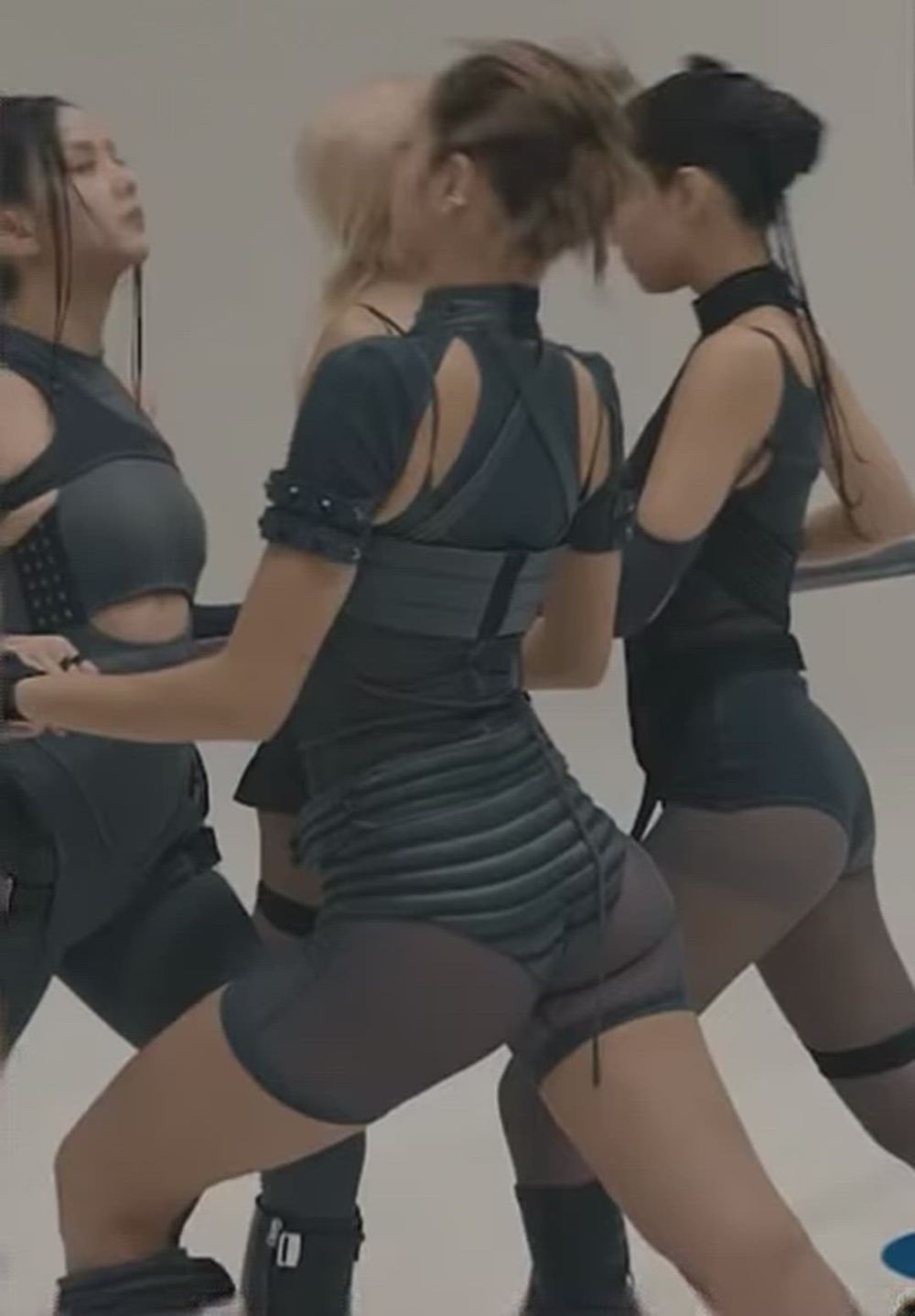 BLACKPINK - LISA-메인 썸네일 이미지