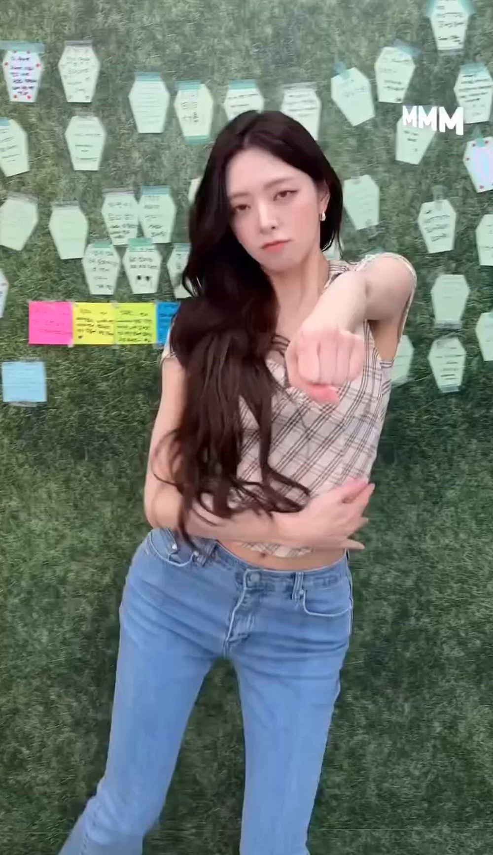 ITZY - YUNA-메인 썸네일 이미지