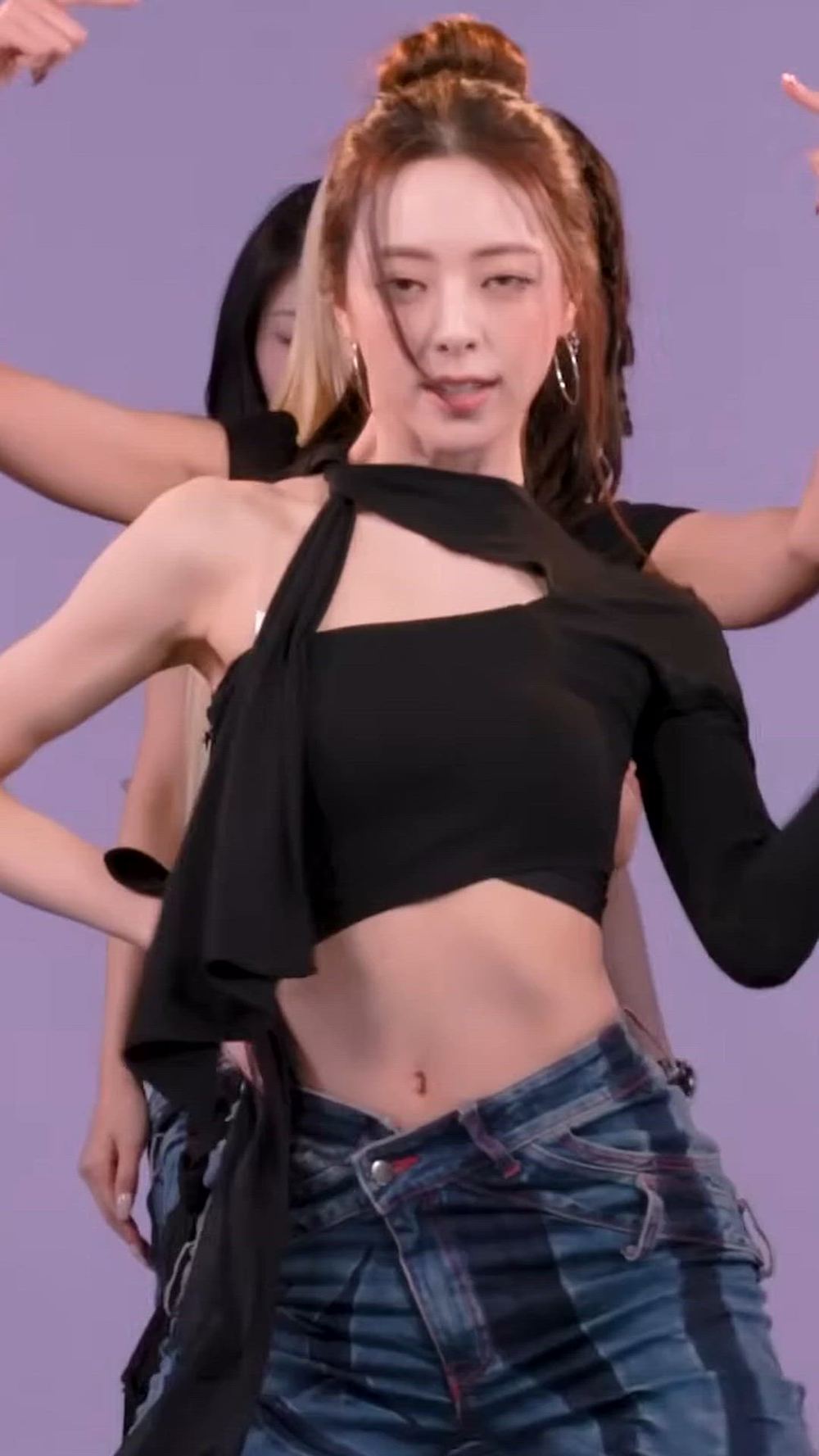 썸네일-ITZY   YUNA-이미지