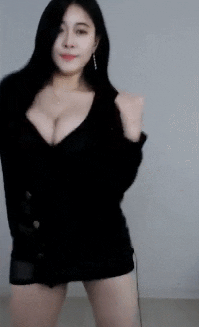 17767416475944421.gif