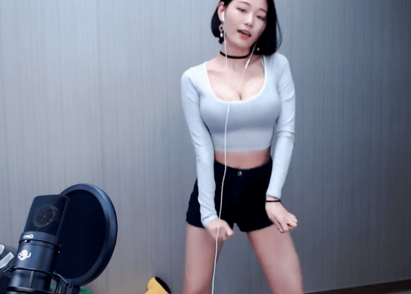 13743316649476441.gif