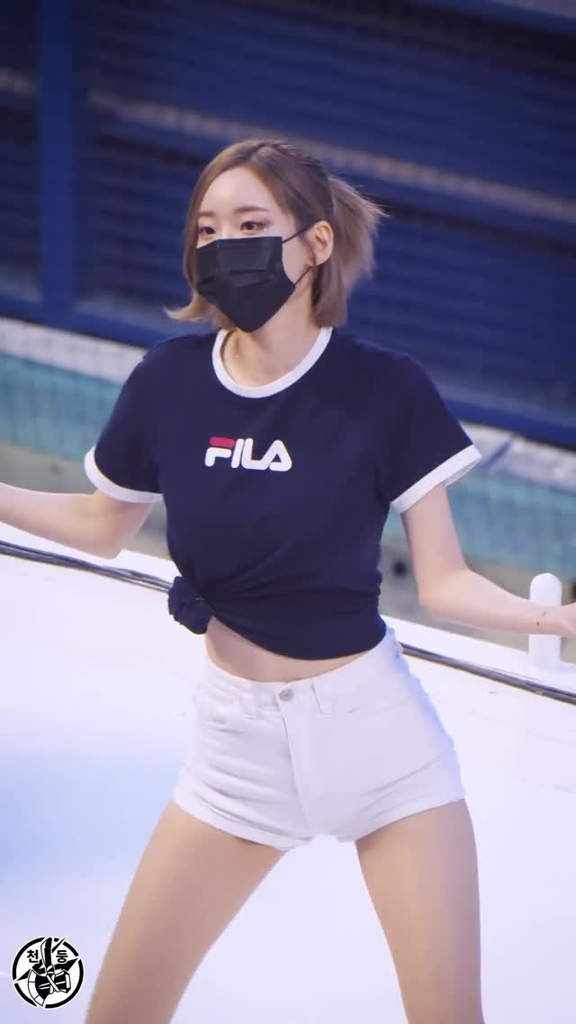 엉덩이가 예쁜 서현숙 치어리더 > 인플루언서 | 짤티비 - JJTV.KR