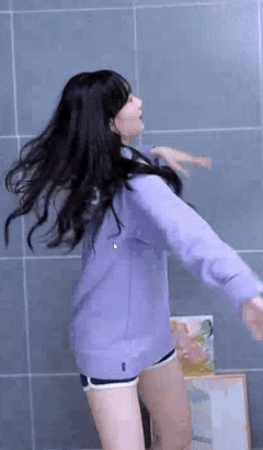 2042233426_DQYK8BHk_ezgif.com-gif-maker_28429.gif