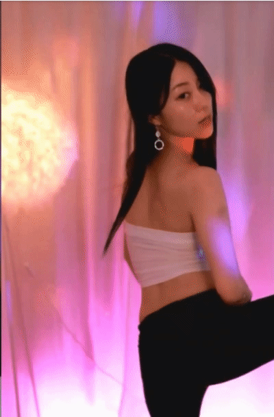 2042233686_U7vzJSry_ezgif.com-gif-maker_28929.gif