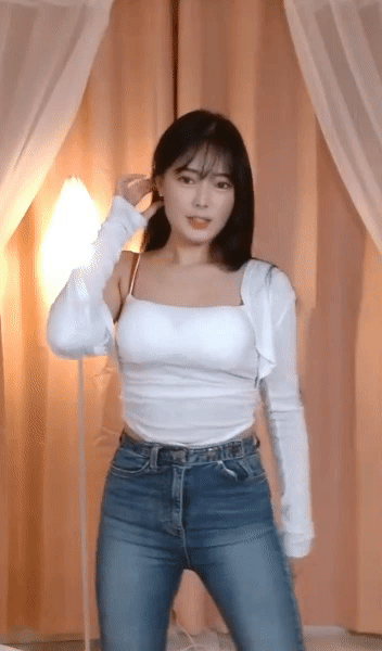 2042233686_cz0i2y89_ezgif.com-gif-maker_28629.gif