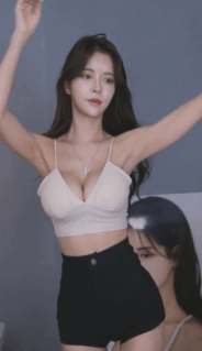2042267676_EwesRdlv_ezgif.com-gif-maker_28229.gif