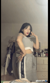 3696746928_uNQe2CkS_ezgif.com-gif-maker.gif