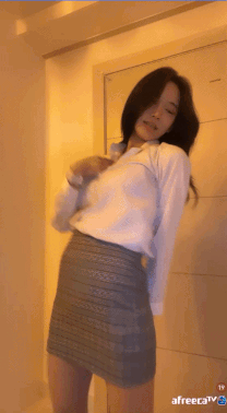3696746950_91KBV3dF_ezgif.com-gif-maker_28729.gif