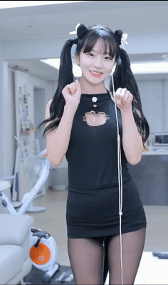 3696746950_AnCW20EP_ezgif.com-gif-maker_281029.gif