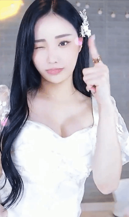 3696746950_Nip7F1b3_ezgif.com-gif-maker_28429.gif