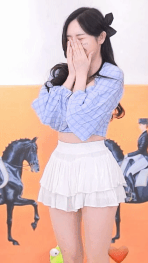 3696746950_TxEYSNGC_ezgif.com-gif-maker_28629.gif