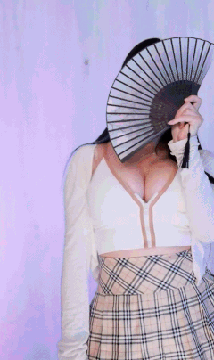 3696746950_URyiWGVL_ezgif.com-gif-maker.gif