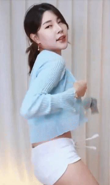 3696746950_UspuHBTe_ezgif.com-gif-maker_28529.gif
