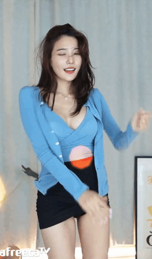 3696746950_bJh60yUd_ezgif.com-gif-maker_28829.gif