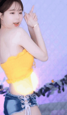 3696746950_dAn249Fb_ezgif.com-gif-maker_28129.gif