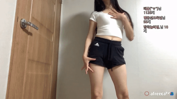 3696746950_oM4m2sif_ezgif.com-gif-maker_28129.gif