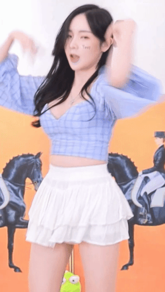 3696746950_q9aUzw3T_ezgif.com-gif-maker_28729.gif