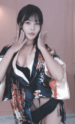 3696746993_ZeEyfcGM_ezgif.com-gif-maker_28329.gif
