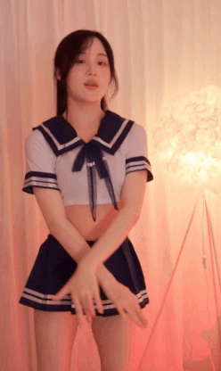 989925262_E0RpScH9_ezgif.com-gif-maker.gif