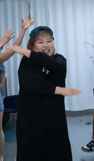 990010688_pZx9jQ6O_ezgif.com-gif-maker_28729.gif