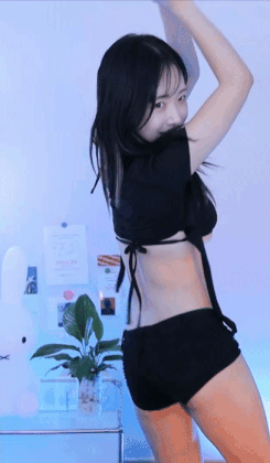 990010735_QldCEwap_ezgif.com-gif-maker.gif