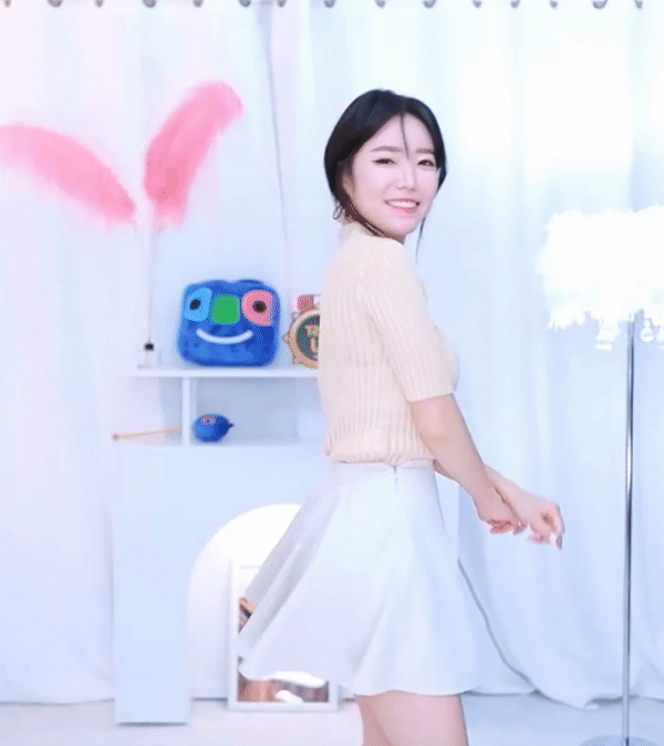 990010842_5H4oOWRj_ezgif.com-gif-maker_28229.gif