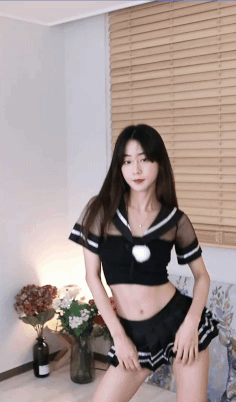 990010953_m6Lowt0E_ezgif.com-gif-maker.gif