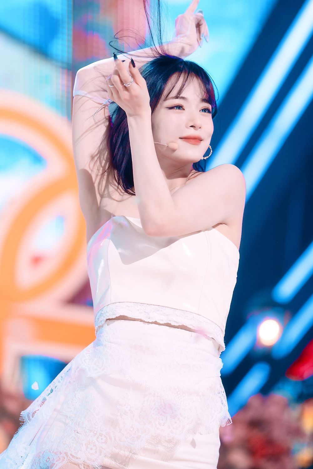 61fc7f8c4fdacd4b90c390a0-p.jpg