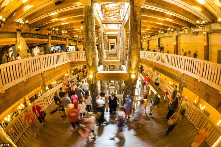 실제 크기로 재현한 노아의 방주