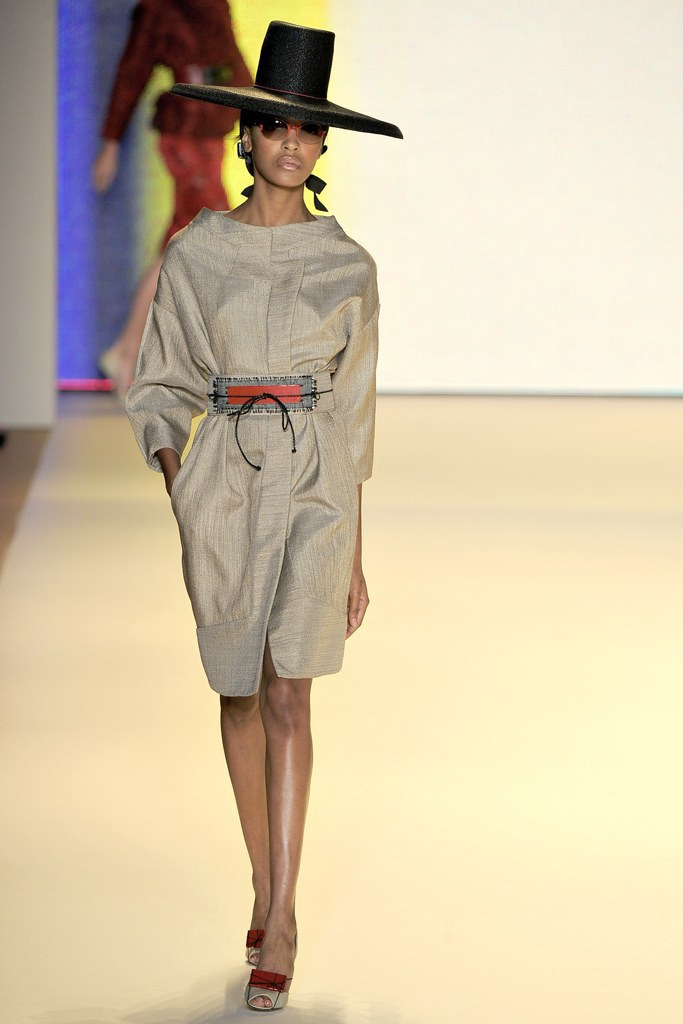 한국에서 영감 받아 제작한 명품 브랜드들 의상들