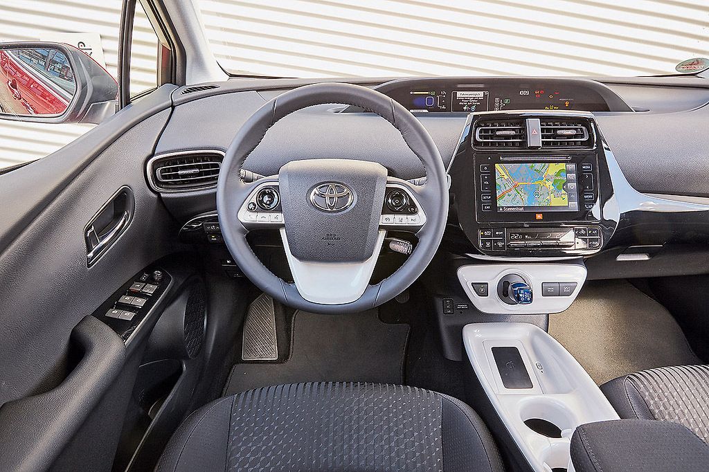 아이오닉 vs 프리우스