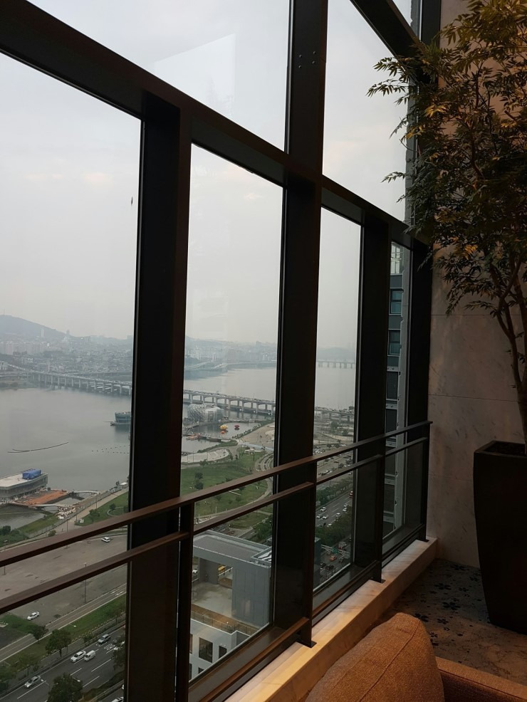 아파트 옥상 스카이라운지