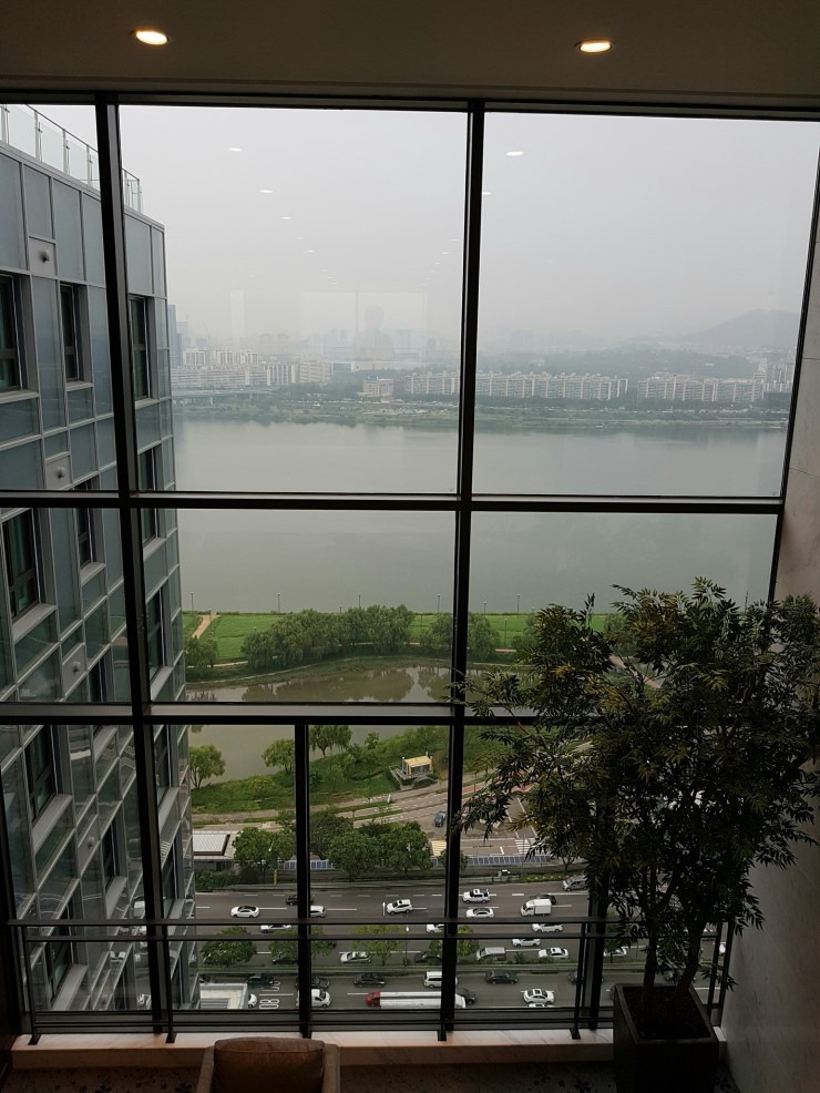 아파트 옥상 스카이라운지