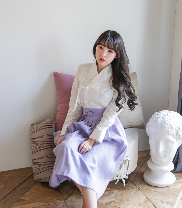 귀엽고 예쁜 여자 생활한복