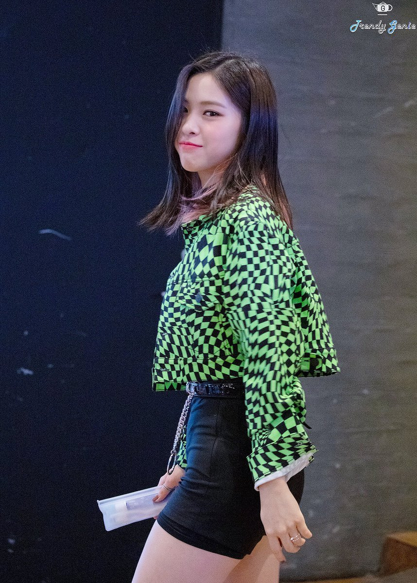 웃는게 귀여운 ITZY 신류진