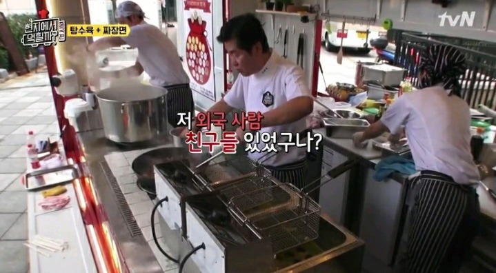 9984E63F5BAF6AC42F1DF4