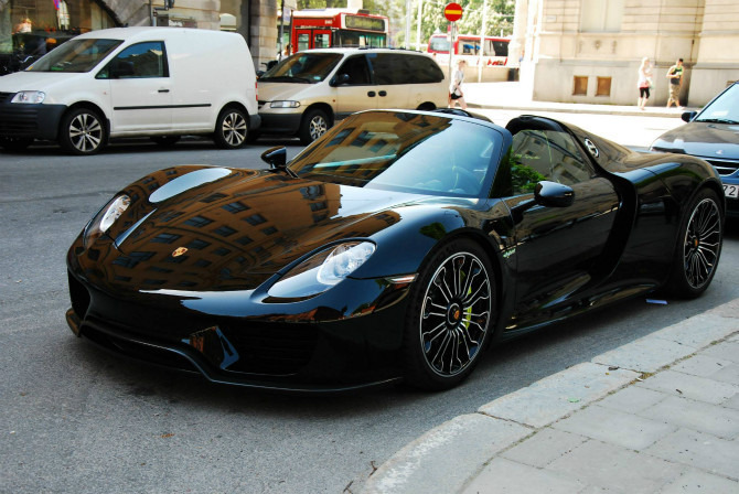 즐라탄이 타는 포르쉐